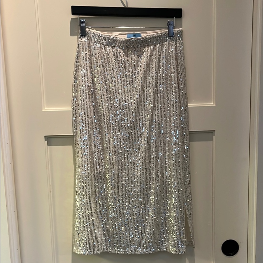 Cece Women's Silver Sequin Skirt with elastic waist - size S - MARKDOWN!